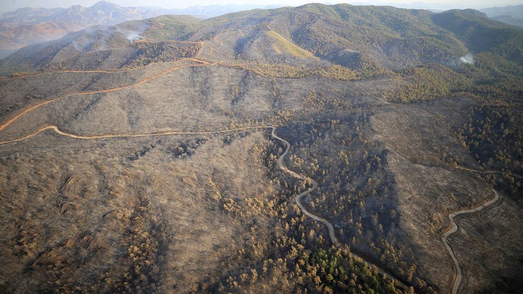 Dünyanın en büyük helikopterlerinden Mi26 Marmaris'te: 2,5 saat havada kalıp 100 ton su attı 5